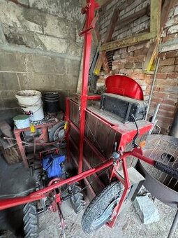 Vozík k kultivátoru z Mountfieldu