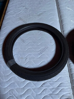 Moto pneu Bridgestone přední a zadní