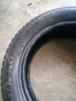 205/55/17 zimní pneu levně Dunlop