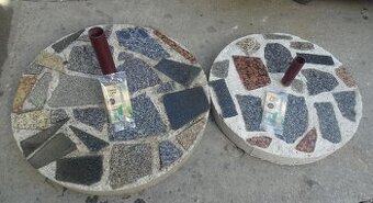 Podstavec pod slunečník, reklamní nebo informační tabuli