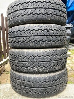 Celoroční pneu Hankook Radial RA10 215/70R15C