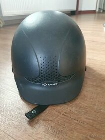 Přilba na koně Fouganza vel.53-55cm. - 1