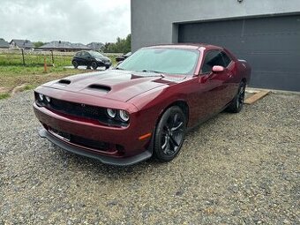 Dodge Challenger 5.7 HEMI automatická převodovka, kožené čal