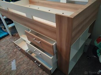 Prodám postel 200x90cm včetně psacího stolu
