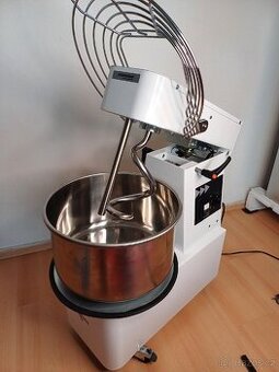 Hnetač testa 22l.,17kg., Itálie