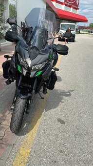 Kawasaki Versys 1000 (2023), 11 000 km, plná výbava + naviga