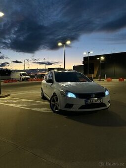 kia ceed 2011 1.6 crdi