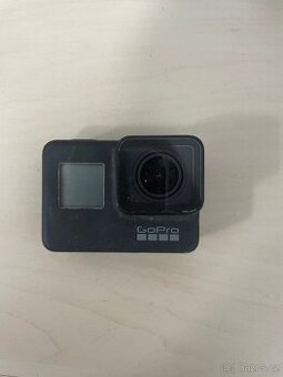 GoPro HERO 7 Black – TOP stav + příslušenství