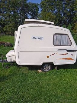 Malý karavan i s predstanem