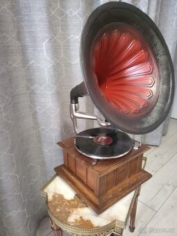 Gramofon s troubou
