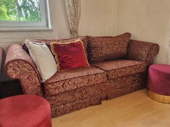 DARUJEME ZA ODVOZ – Dva stylové gauče s příběhem