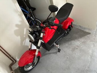 Elektrokolobezka scooter najeto pouze 200 km