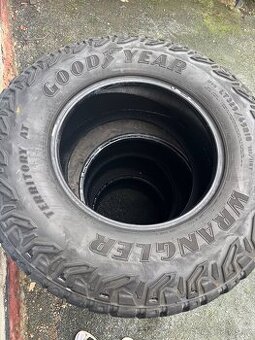 Pneu Goodyear Wrangler Territory AT LT325/65 R18 - 1