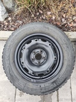Zimní pneumatiky 165/70 R14 + plechové disky