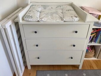 Komoda Hemnes s přebalovacím pultem