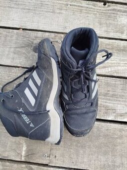 Trekové boty Adidas vel. 34