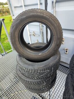 215/65R16 Nokian Zimní