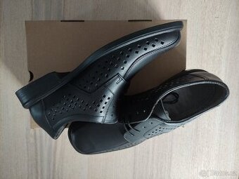 Polobotky černé, perforované vel. 11 (EUR 46)