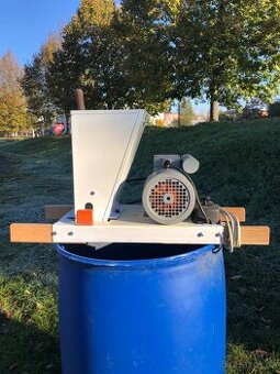 DRTIČ OVOCE NA 220 V