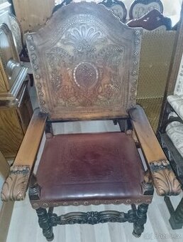 Starožitné mohutné vyřezávané kožené křeslo