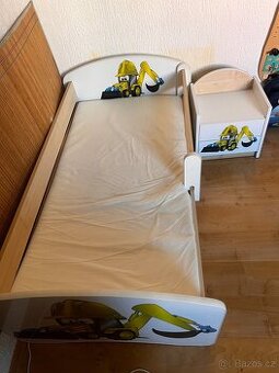 Dětská postel 140×70 + noční stolek – bagr motiv