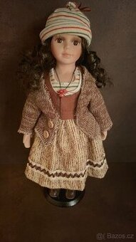 Porcelanová panenka