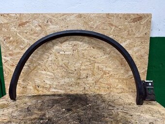 LEVÝ PŘEDNÍ LEM BLATNÍKU VW TOUAREG 7P - 1