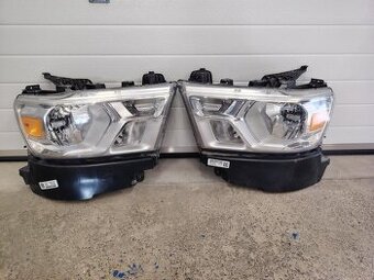 PŘEDNÍ SVĚTLA DODGE RAM 1500DT