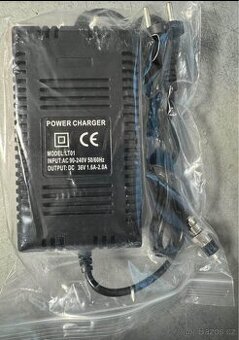 Elektrická čtyřkolka/motorka nabíječka 36v 1,6-2,0 A