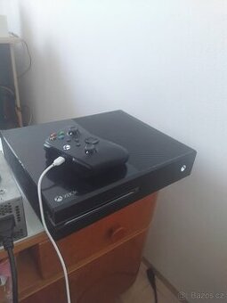 Prodam xbox one 365gb