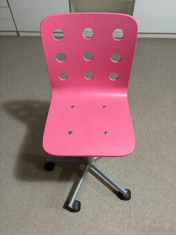 Dětská židle na kolečkách