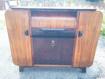 Gramofonová skříň