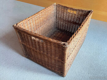 Velký proutěný koš