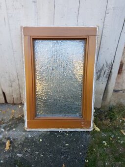 Dřevěné modřínové okno fixní 50 x 73 cm