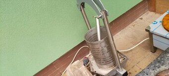 Hydraulický lis Vares