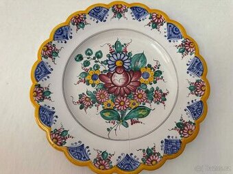 PRODÁM KERAMIKU A SKLENĚNOU NÁDOBU