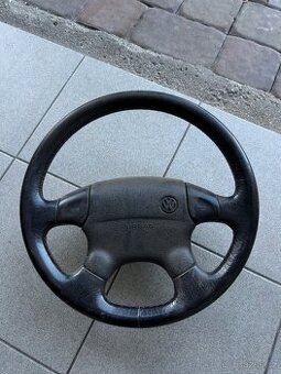 VW Golf 3 Volant - červené prošití