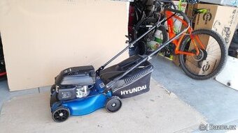 Benzínová sekačka s pojezdem Hyundai LM4201 G SP