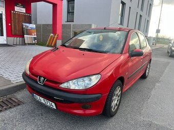 Peugeot 206 1.4i  Rok 2005. Klima. Centrál. el.okna…