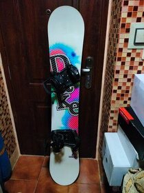 Prodám úplně nový snowboard DRAKE 152cm.
