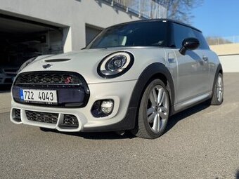 Mini Cooper S, paket JCW,