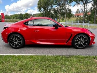 TOYOTA GR86 2.4 6MT - TOP