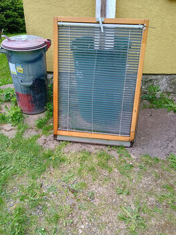střešní okna 3xkusy, dvojsklo,110x80, žaluzie, otvírání dole
