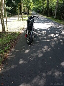 Elektrická koloběžka, e-bike.