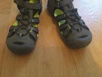 Keen cnx velikost 36