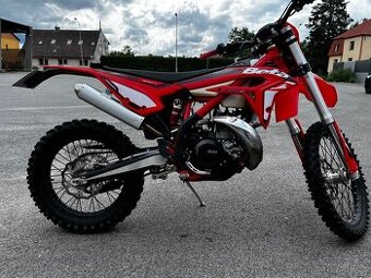 Beta Xtrainer 300 – r.v. 2023, 100 mth