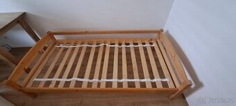 postel do pokoje pro návštěvu, pokojíku, na chatu