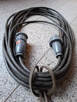 Prodlužovací kabel k cirkulárce 400 V délka 20 mertů
