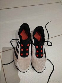 Adidas vel. 6
