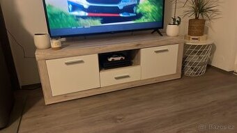 Tv skříňka / stolek - 1